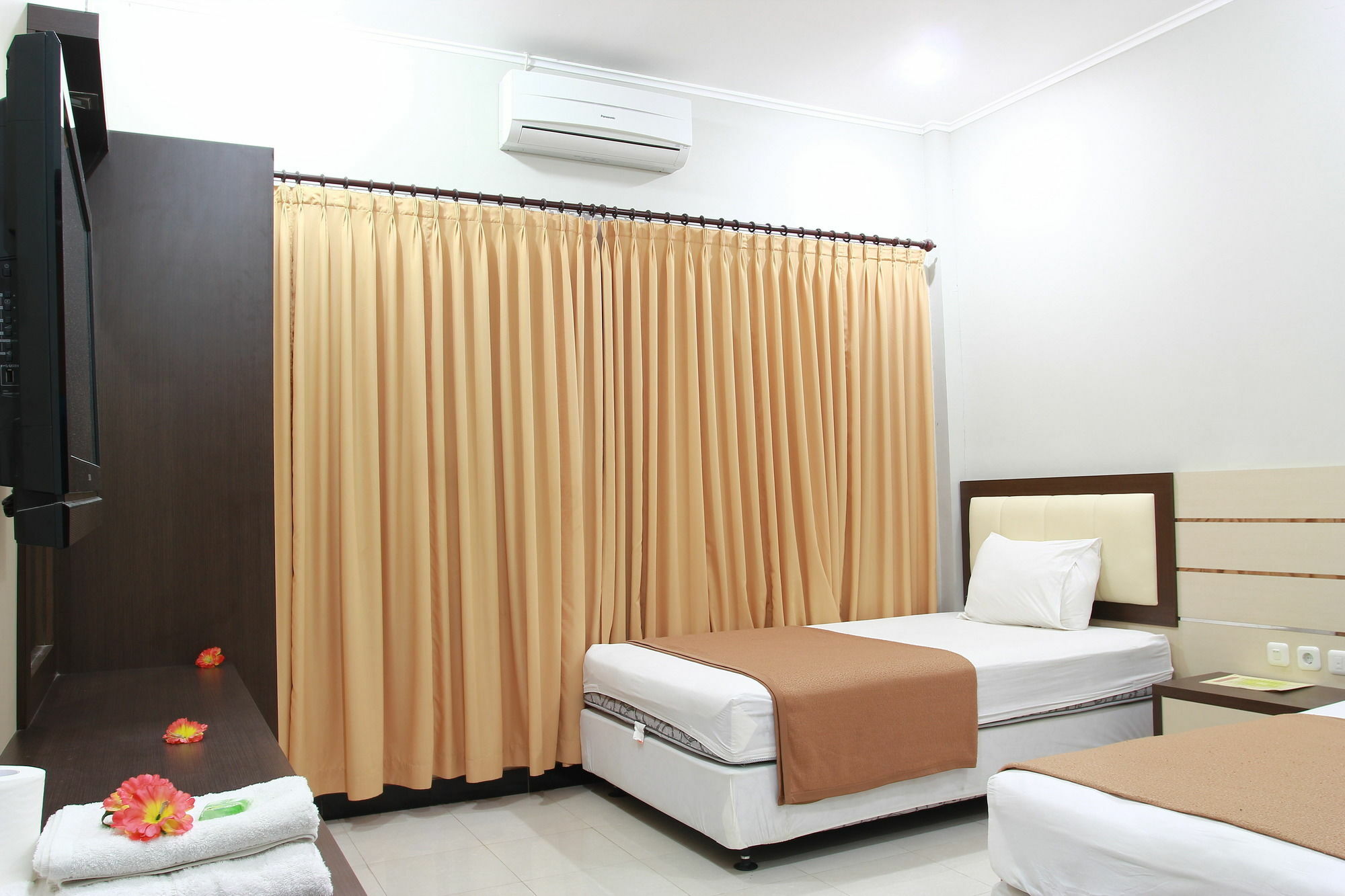 Puri Senggigi Hotel Mangsit Eksteriør bilde